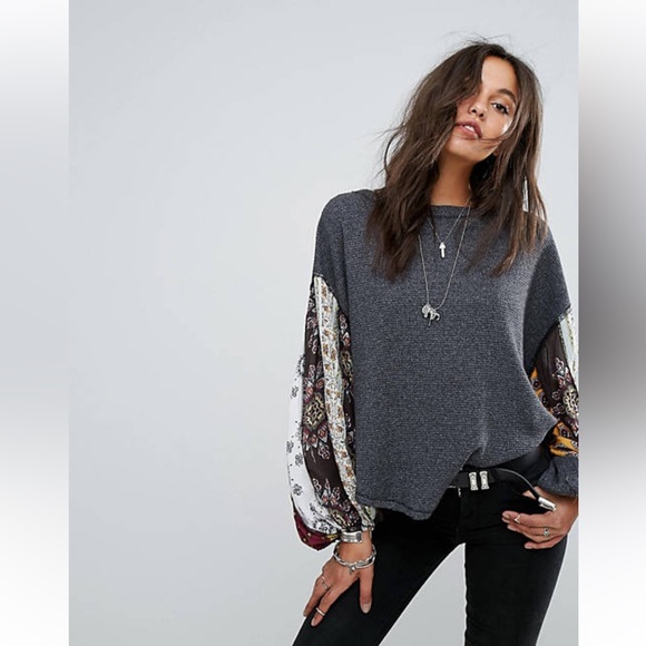 Free people blossom bell sleeve top Size Small E24 - Picture 7 of 7